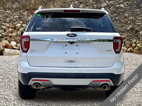 Used 2016 Ford Explorer XLT w/ Equipment Group 202A AWD/4WD image 4