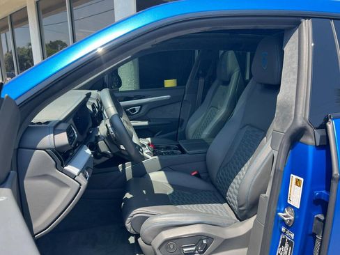 Used 2021 Lamborghini Urus AWD/4WD image 23