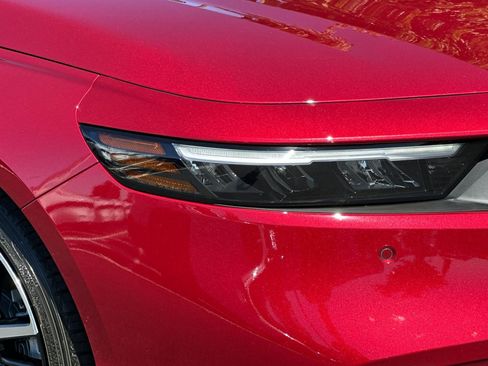 Used 2025 Honda Accord Touring image 12