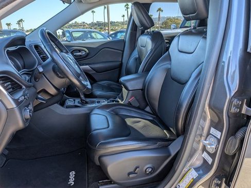 Used 2019 Jeep Cherokee Latitude Plus image 15