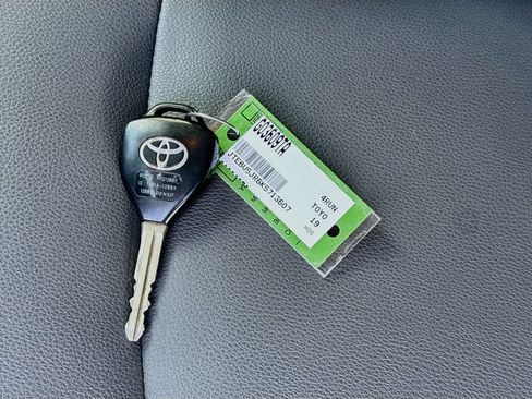Used 2019 Toyota 4Runner SR5 Premium AWD/4WD image 35