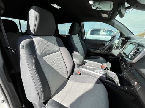 Used 2021 Toyota Tacoma TRD Sport image 25