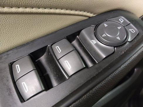 Used 2023 Chevrolet Traverse LS FWD image 27