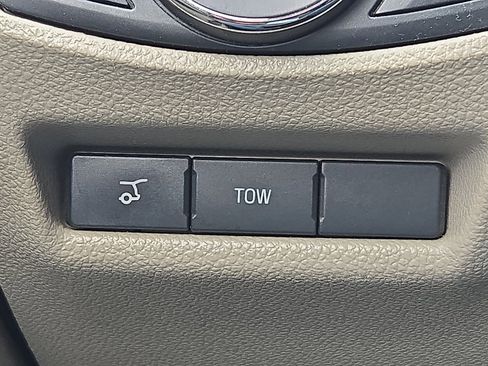 Used 2018 Ford Explorer XLT w/ Equipment Group 202A image 22