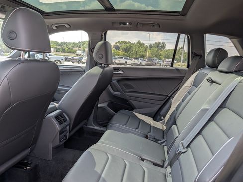 Used 2021 Volkswagen Tiguan SEL Premium R-Line AWD/4WD image 21
