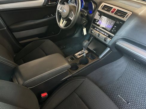 Used 2017 Subaru Outback 2.5i Premium AWD/4WD image 20