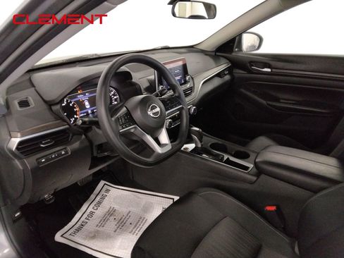 Used 2025 Nissan Altima 2.5 SV image 26