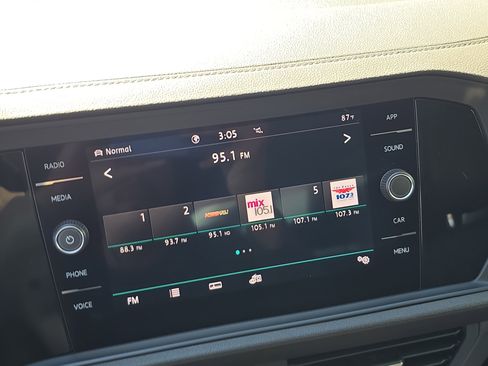 Used 2020 Volkswagen Jetta SEL image 16