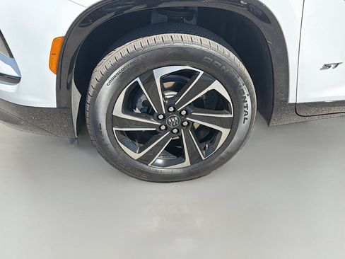 Used 2025 Buick Enclave Sport Touring image 42