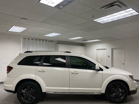Used 2020 Dodge Journey Crossroad image 4