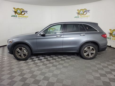 Used 2018 Mercedes-Benz GLC 300 4MATIC image 2