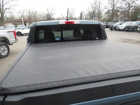 Used 2022 Ford Maverick Lariat w/ Lariat Luxury Package image 12