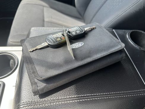 Used 2017 Ford Expedition EL XLT image 32