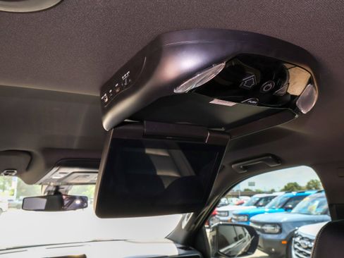 Used 2022 GMC Yukon SLE RWD image 15