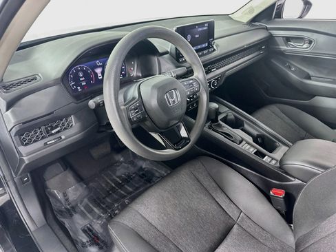 Used 2023 Honda Accord EX image 9