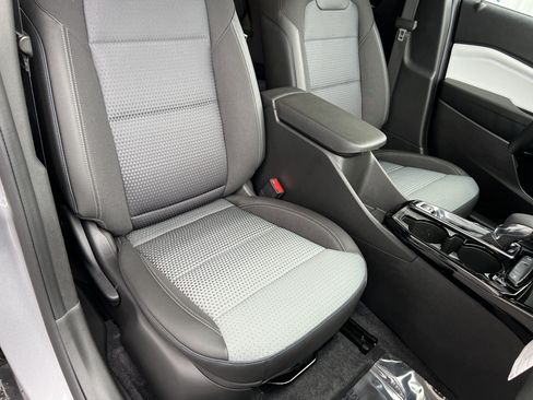 Used 2026 Chevrolet Trax LT w/ Driver Confidence Package FWD image 23