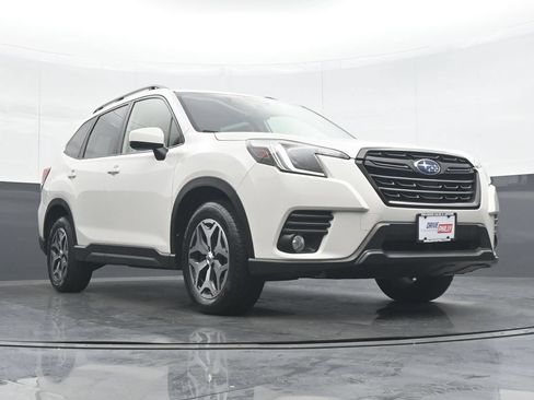Used 2023 Subaru Forester Premium AWD/4WD image 34