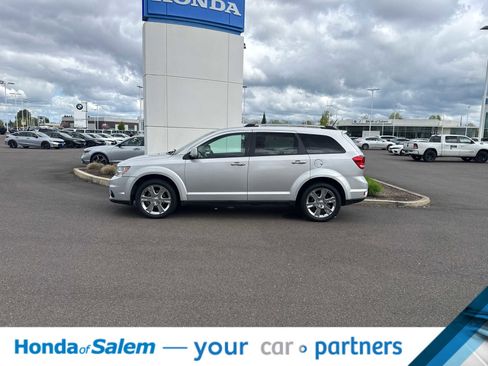 Used 2012 Dodge Journey Crew w/ Flexible Seating Group FWD image 3