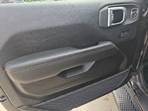 Certified 2025 Jeep Wrangler Unlimited Sahara AWD/4WD image 14