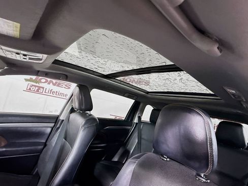 Certified 2018 Toyota Highlander Limited Platinum image 12