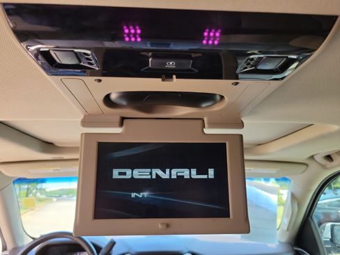 Used 2018 GMC Yukon Denali w/ Denali Ultimate Package AWD/4WD image 19