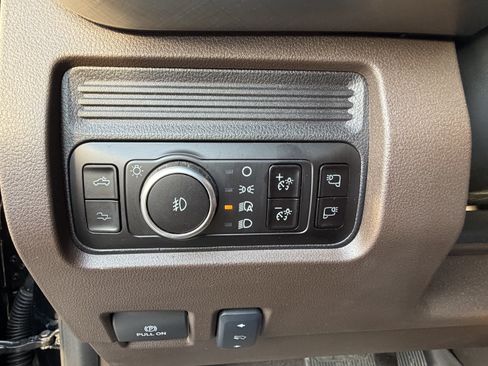 Used 2025 Ford F350 King Ranch w/ FX4 Off-Road Package AWD/4WD image 15