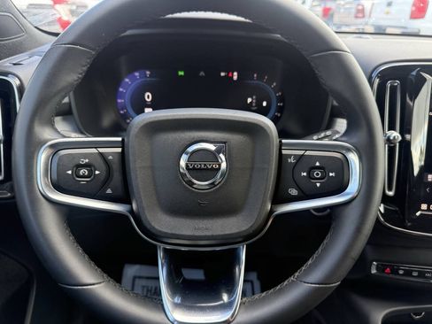 Used 2023 Volvo XC40 B5 Core AWD/4WD image 24