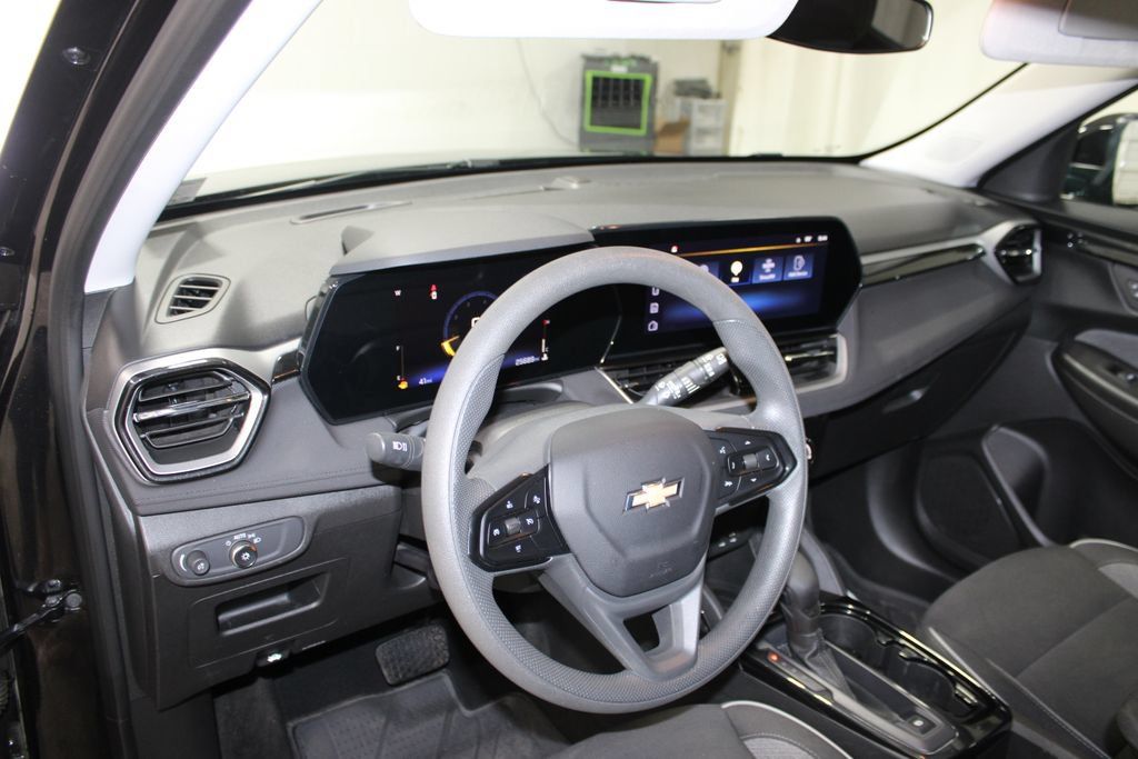 Used 2026 Chevrolet TrailBlazer LT FWD image 17