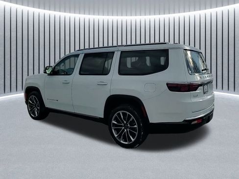 Used 2024 Jeep Wagoneer Series III w/ Premium Group I image 13