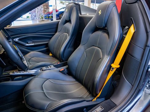 Used 2022 Ferrari F8 Tributo image 11