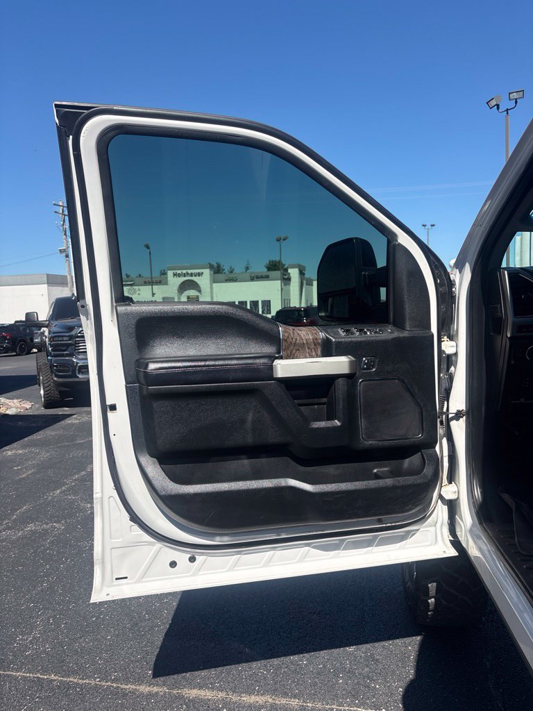 Used 2018 Ford F250 Lariat w/ Chrome Package AWD/4WD image 16