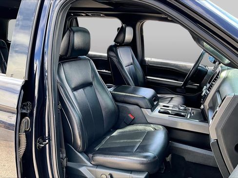 Used 2021 Ford Expedition XLT RWD image 9