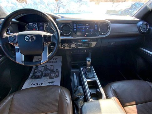 Used 2017 Toyota Tacoma Limited w/ Tow Package image 16