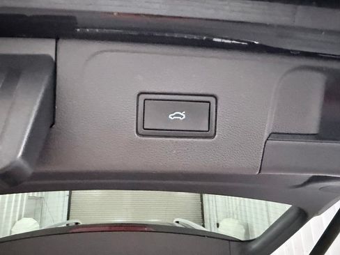 Used 2021 Volkswagen Atlas SEL AWD/4WD image 41