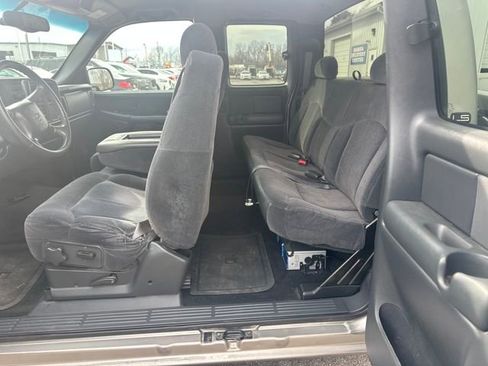 Used 2001 Chevrolet Silverado 1500 LS w/ Firm Ride Suspension Pkg image 19
