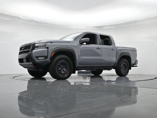 Used 2025 Nissan Frontier PRO-4X AWD/4WD image 37
