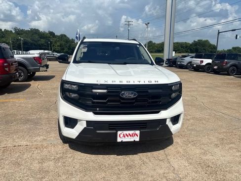 Certified 2025 Ford Expedition Active RWD image 4