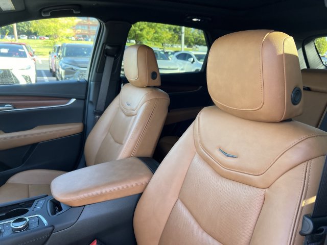 Used 2024 Cadillac XT5 Premium Luxury AWD/4WD image 9