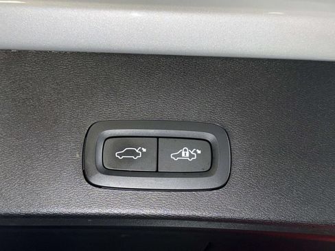 Used 2023 Volvo XC40 Recharge Ultimate AWD/4WD image 18