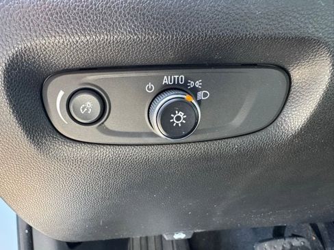 Used 2023 Chevrolet Traverse RS image 13