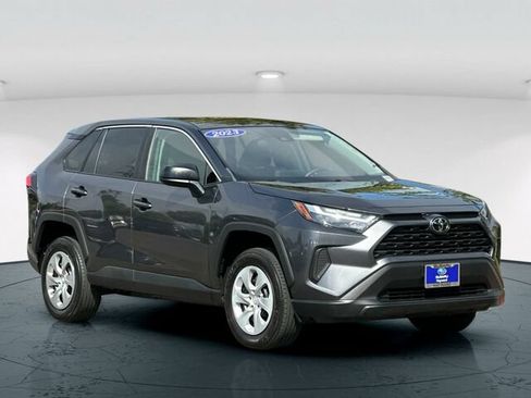 Used 2023 Toyota RAV4 LE AWD/4WD image 8