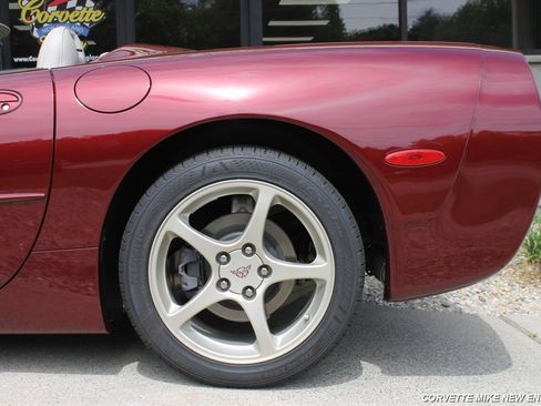Used 2003 Chevrolet Corvette Convertible w/ Preferred Equipment Group1 RWD image 11