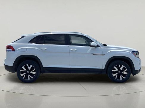 Used 2023 Volkswagen Atlas Cross Sport SE AWD/4WD image 2