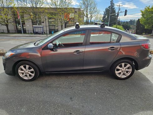 Used 2011 MAZDA MAZDA3 i Touring image 2