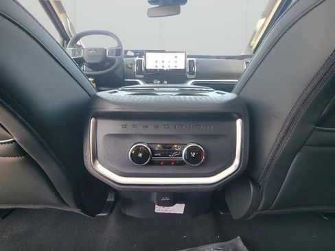 New 2026 Ford Expedition Platinum w/ Driver's Package image 34