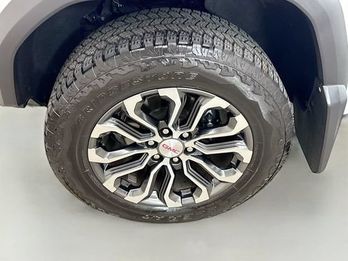 Used 2024 GMC Canyon Denali AWD/4WD image 32