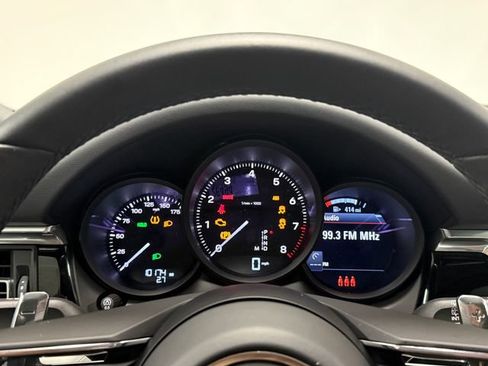 Certified 2026 Porsche Macan AWD/4WD image 19