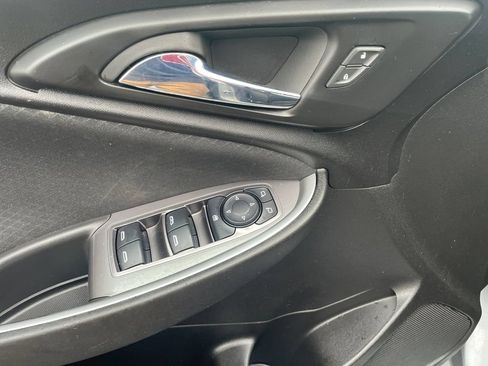 Used 2023 Chevrolet Malibu LT FWD image 16