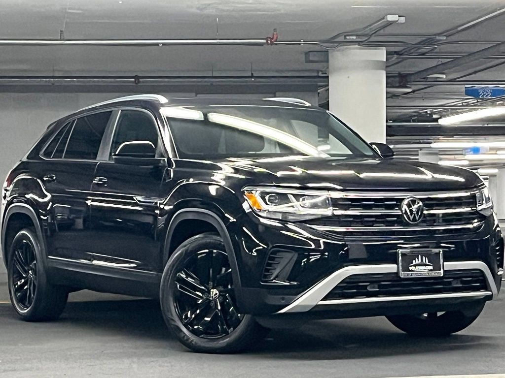 Used 2023 Volkswagen Atlas Cross Sport SE w/ Panoramic Sunroof Package AWD/4WD image 2