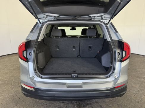 Used 2024 GMC Terrain SLE AWD/4WD image 7